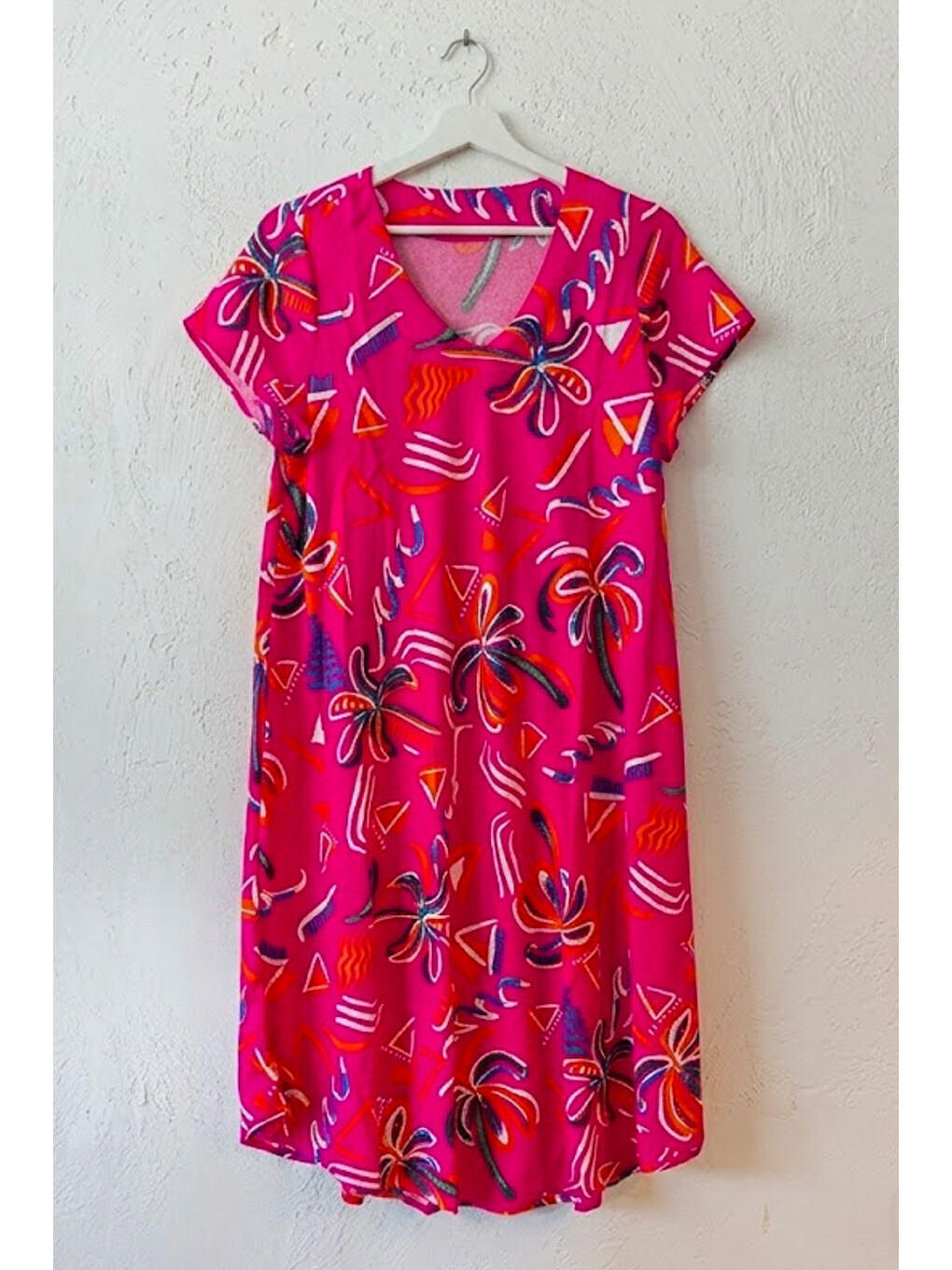 Pembe V Yaka Kısa Kol Desenli Casual Viskon Dokuma Elbise 113 64-1