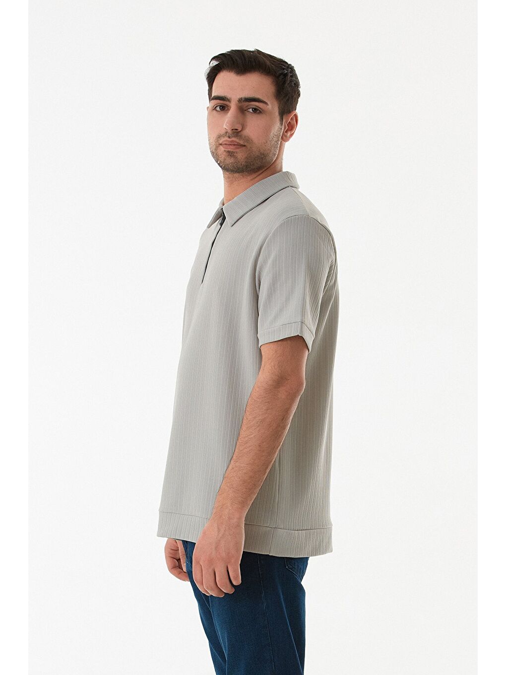 Gri Yarım Fermuarlı Polo Yaka Jakarlı Tişört-1