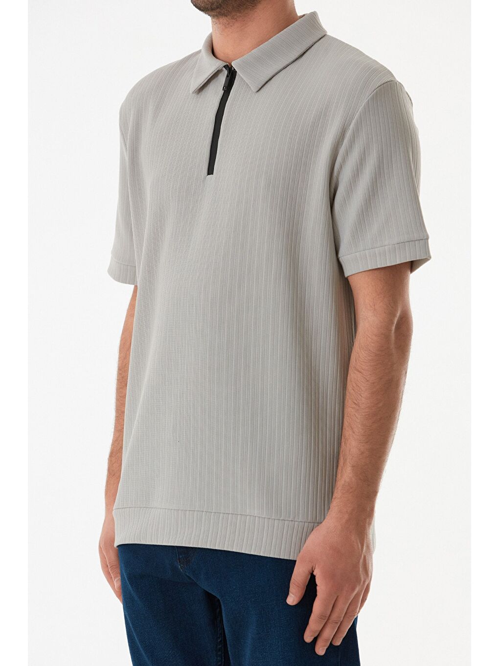 Gri Yarım Fermuarlı Polo Yaka Jakarlı Tişört-4