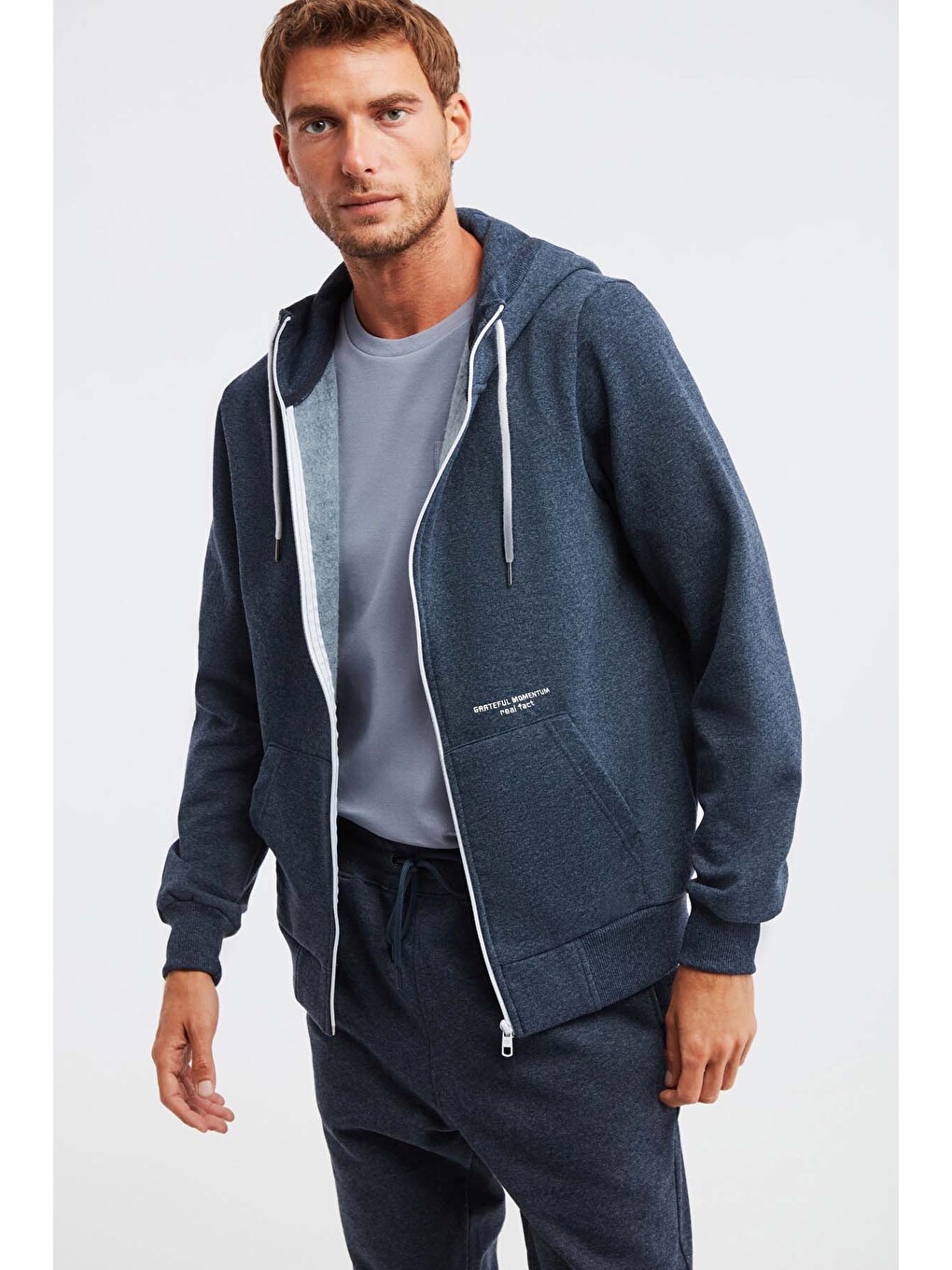 Momentum Erkek Fermuarlı Yuksek Yaka Kapüşonlu Nakışlı Kordonlu İçi Polarlı Lacivert Sweatshirt-1