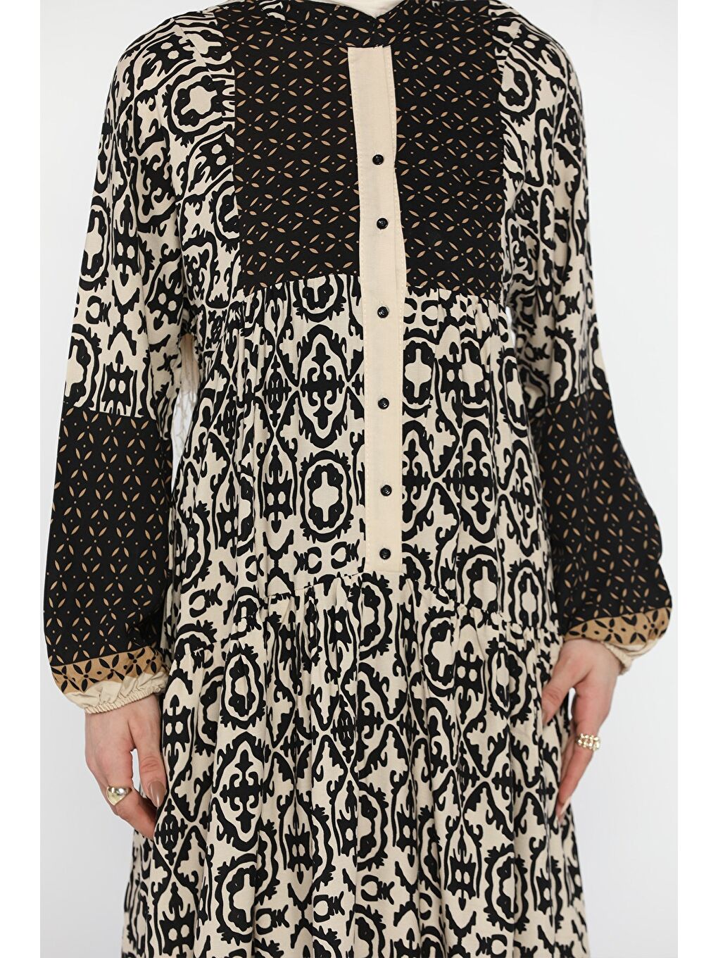 Bej Kadın Ön Yarım Düğmeli Desenli Tesettür Viskon Elbise-7