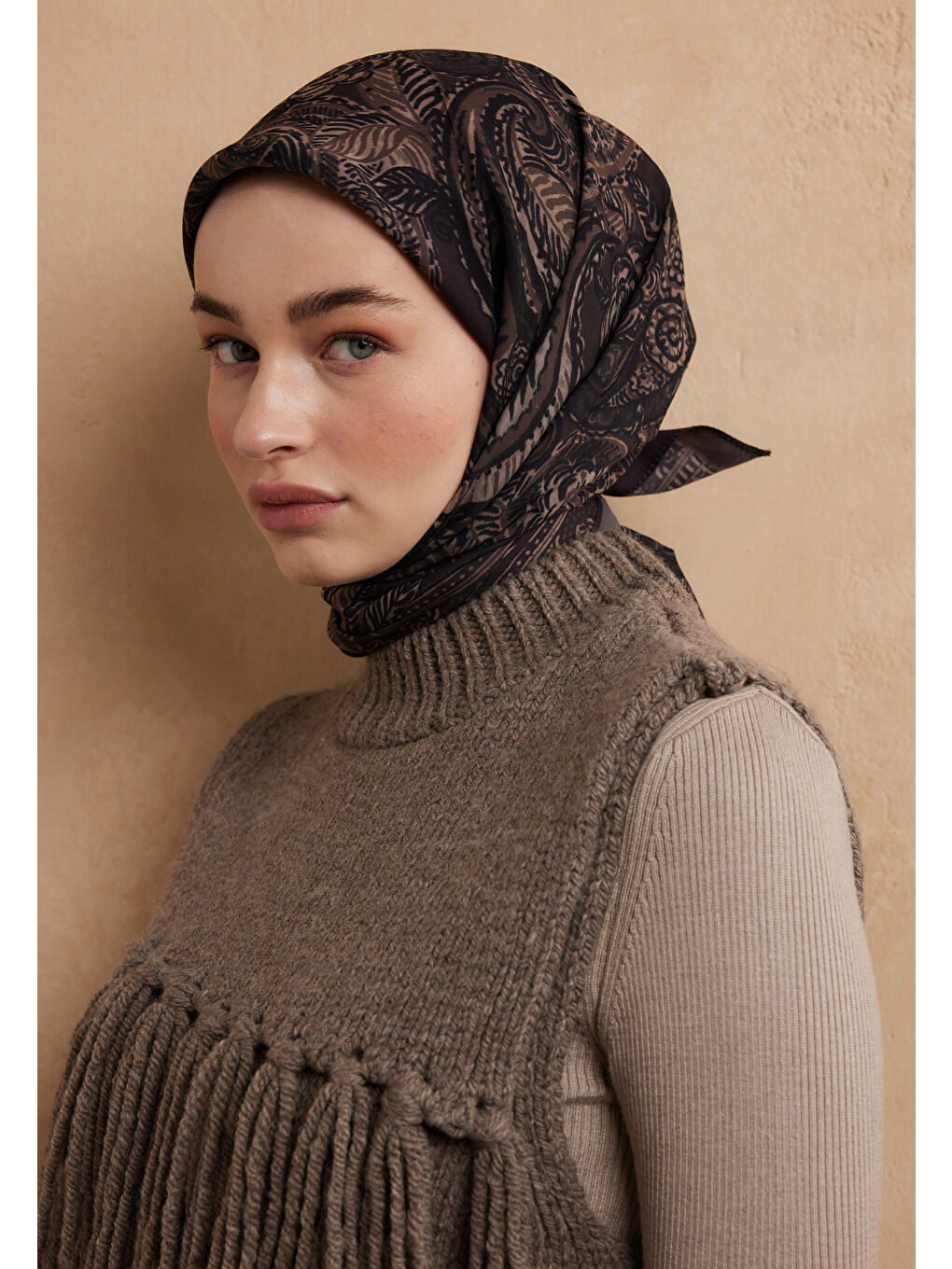 Kahverengi Florıan Desen Pamuk İpek Eşarp Kakao-1