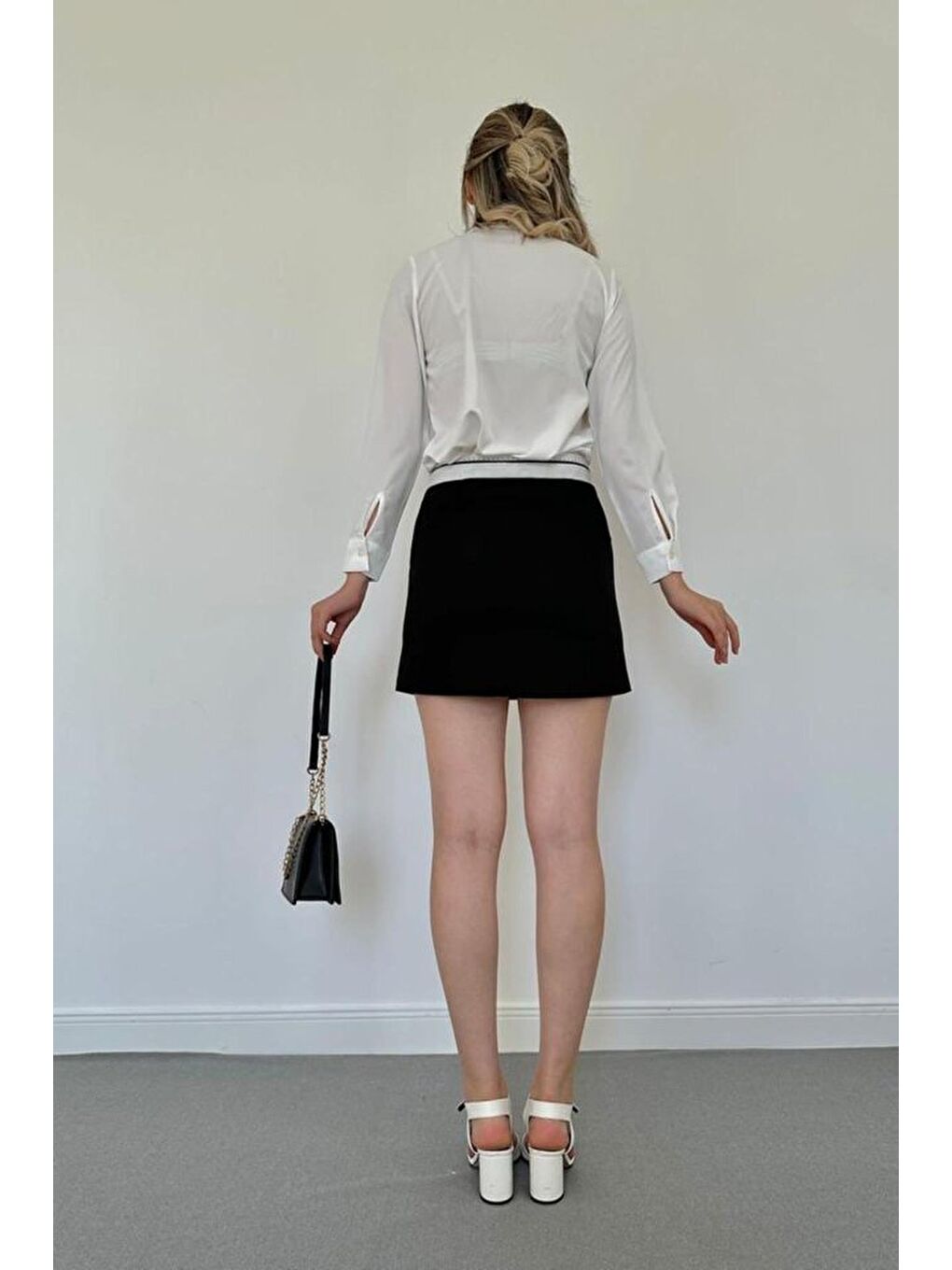 Siyah Kemeri Bilyeli Mini Etek-2