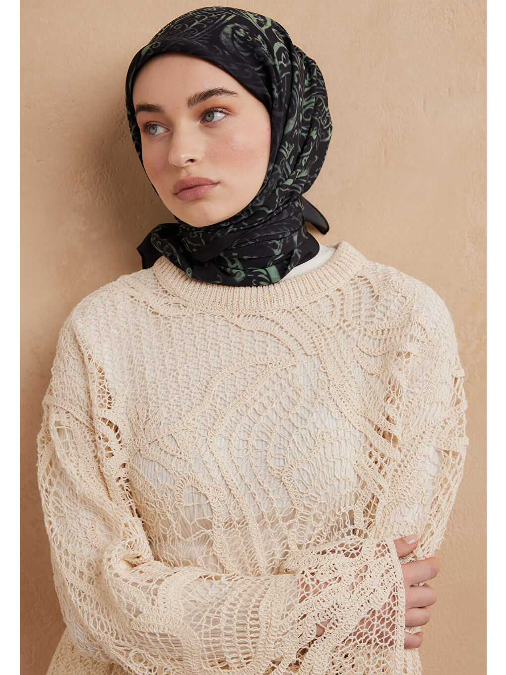 Fressıa Desen Pamuk İpek Eşarp Siyah-2