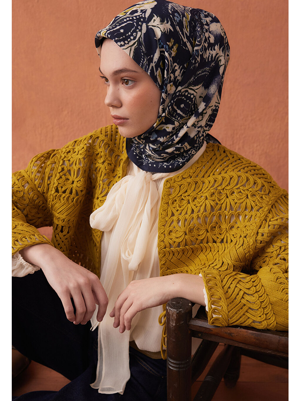 Floral Paısley Desen Pamuk İpek Eşarp Lacivert