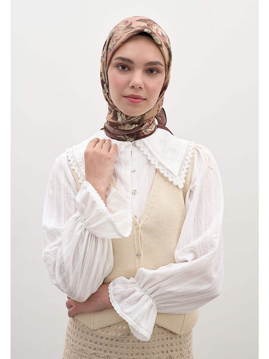 Kahverengi Magnolıa Desen Pamuklu Viskon Eşarp Sıcak Kahve-1