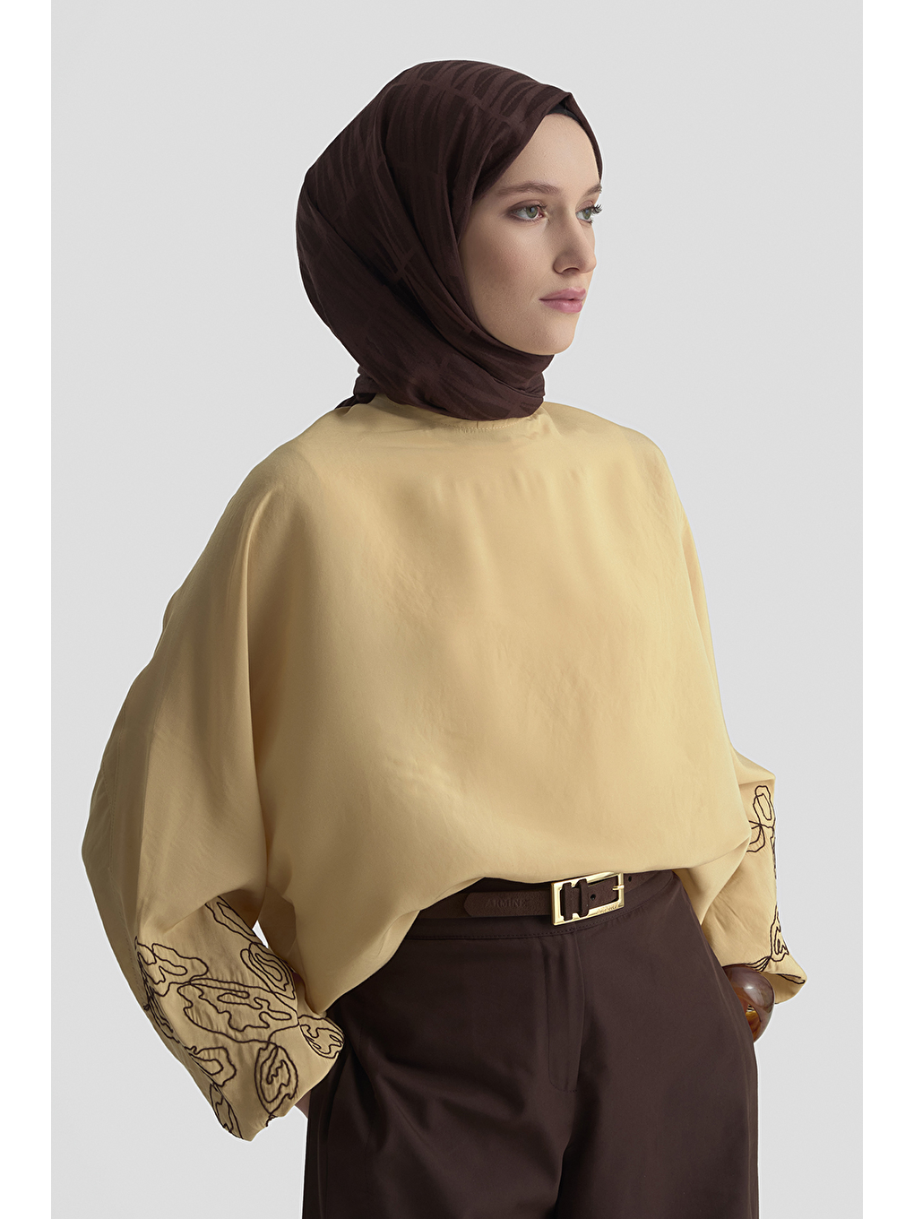 Kahverengi Nakış Detaylı Balon Kollu Bluz Camel-2