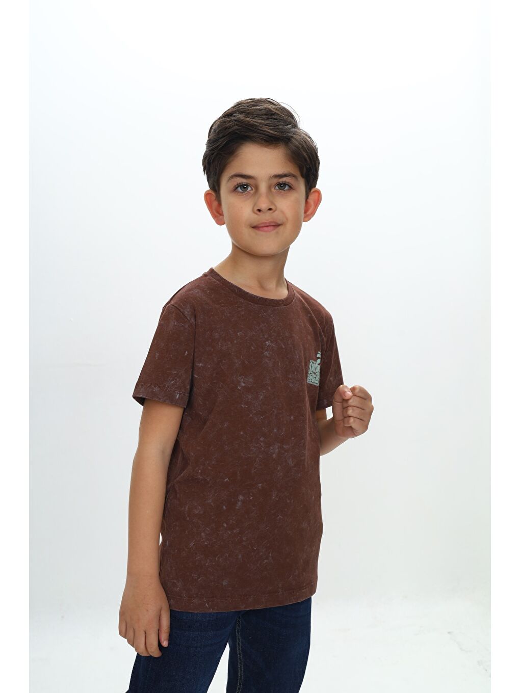Kahverengi Erkek Çocuk Yıkamalı Göğsü Baskılı Tişört-2