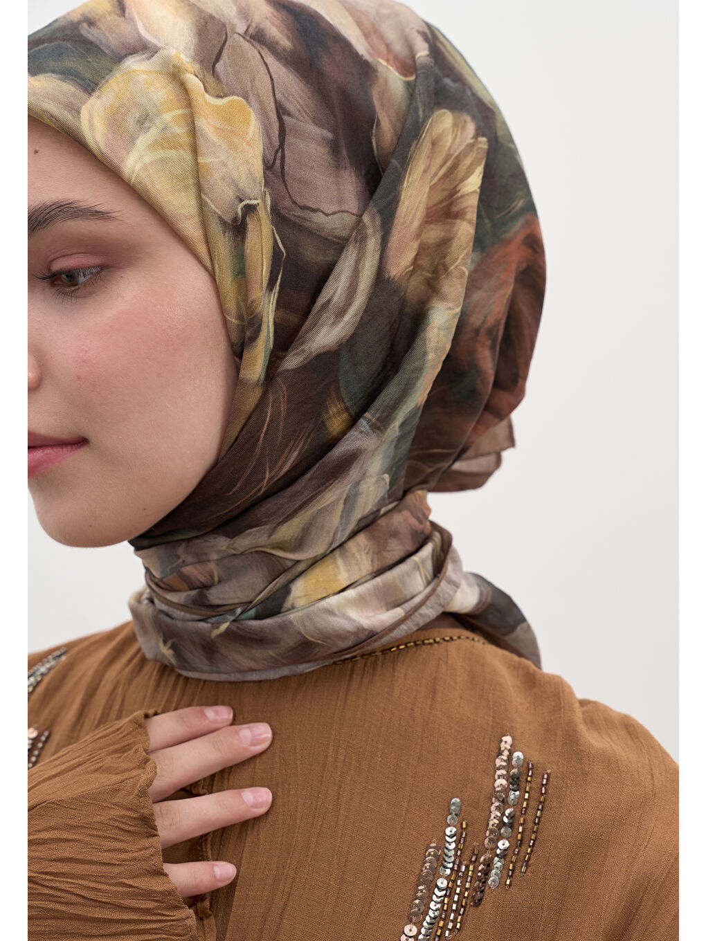 Mıdnıght Floral Desen Pamuklu Viskon Eşarp Kahverengi-2