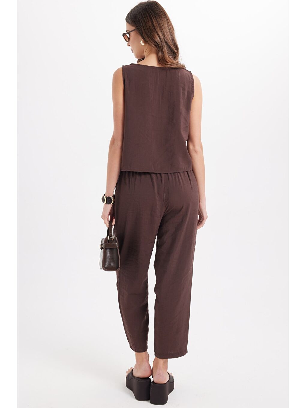 Kadın Standart Fit Normal Kesim Elastanlı Bisiklet Yaka Bluz Geniş Paça Kahverengi Pantolon Takım-6