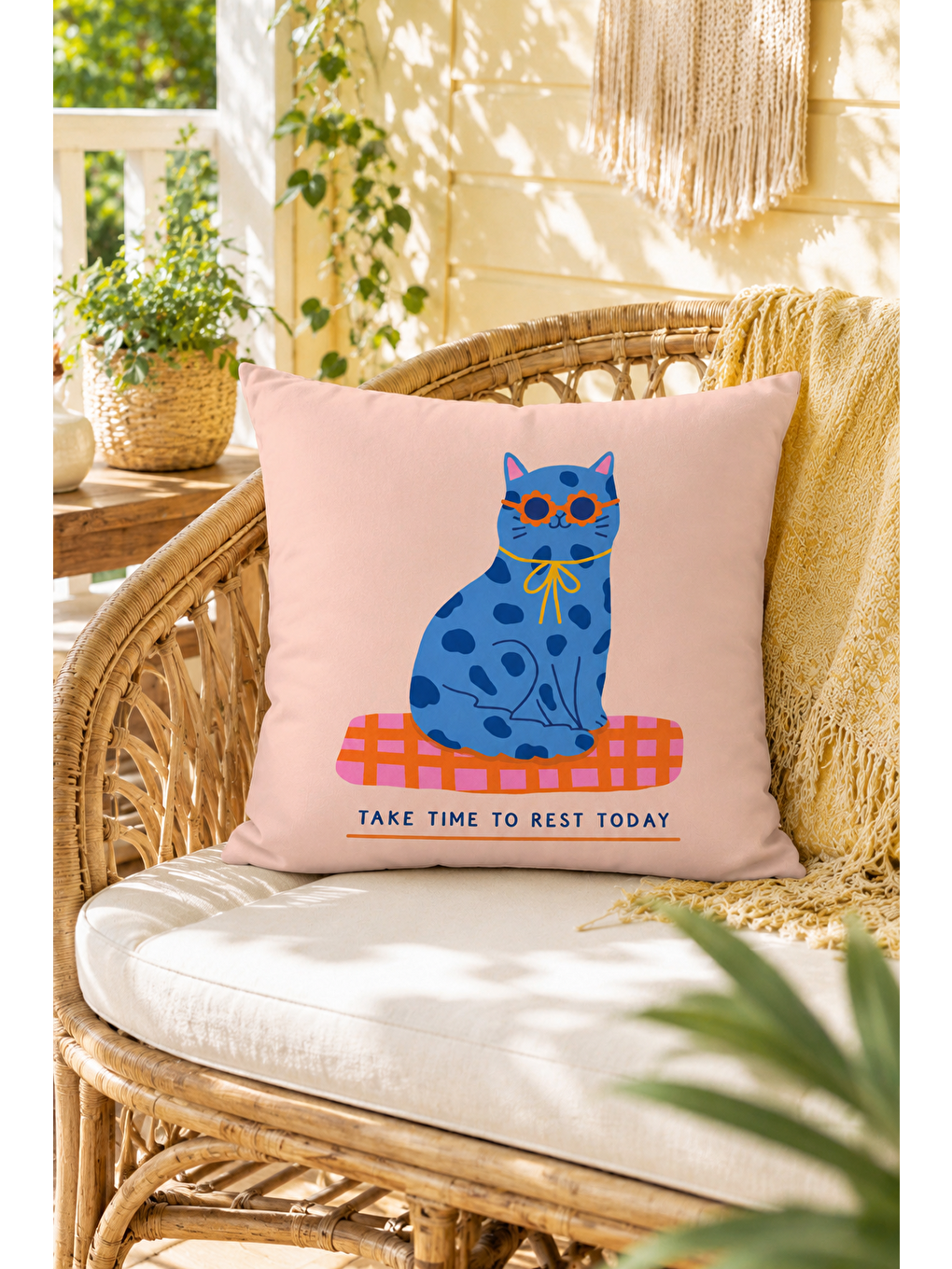 Mavi Kedi Yazı Baskılı Dekoratif Kırlent Kılıfı Pembe Modern Salon Dekor 43x43 Cm-1