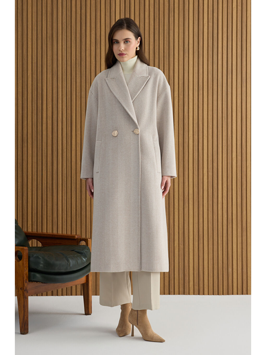 Bej Balıksırtı Desenli Manto-2