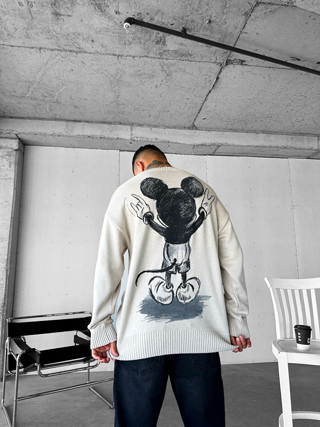 Erkek Oversize Mickey Mouse Kabartma Baskılı Kazak Bej-2