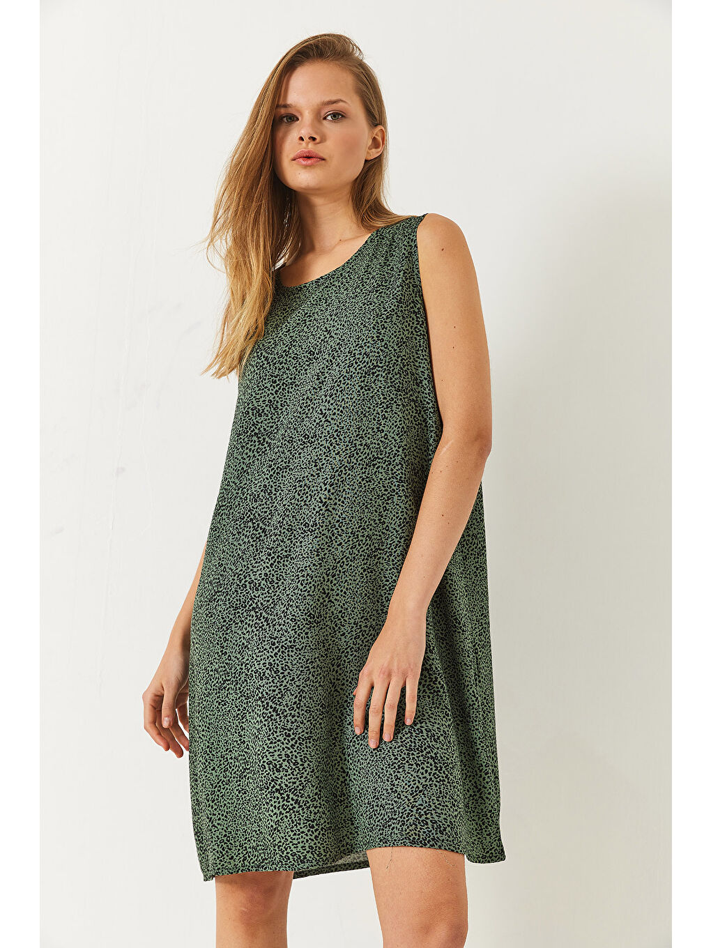 Yeşil Kadın Kalın Askılı Desenli Kısa Viskon Elbise-2