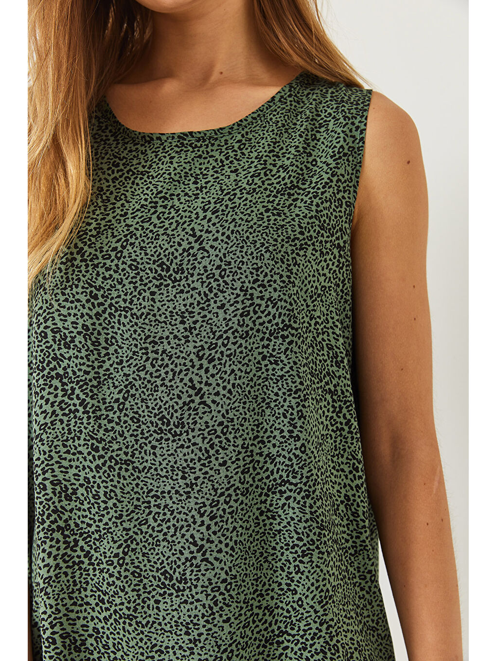 Yeşil Kadın Kalın Askılı Desenli Kısa Viskon Elbise-5