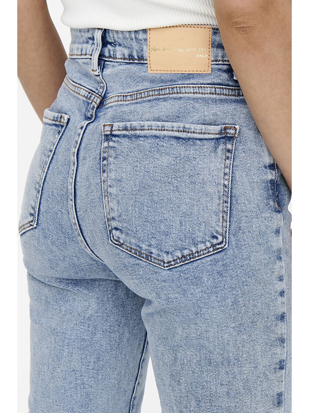 Mavi Onlemily Streç Pamuklu Mom Fit Yüksek Bel Düz Paça Jeans 15248715-4