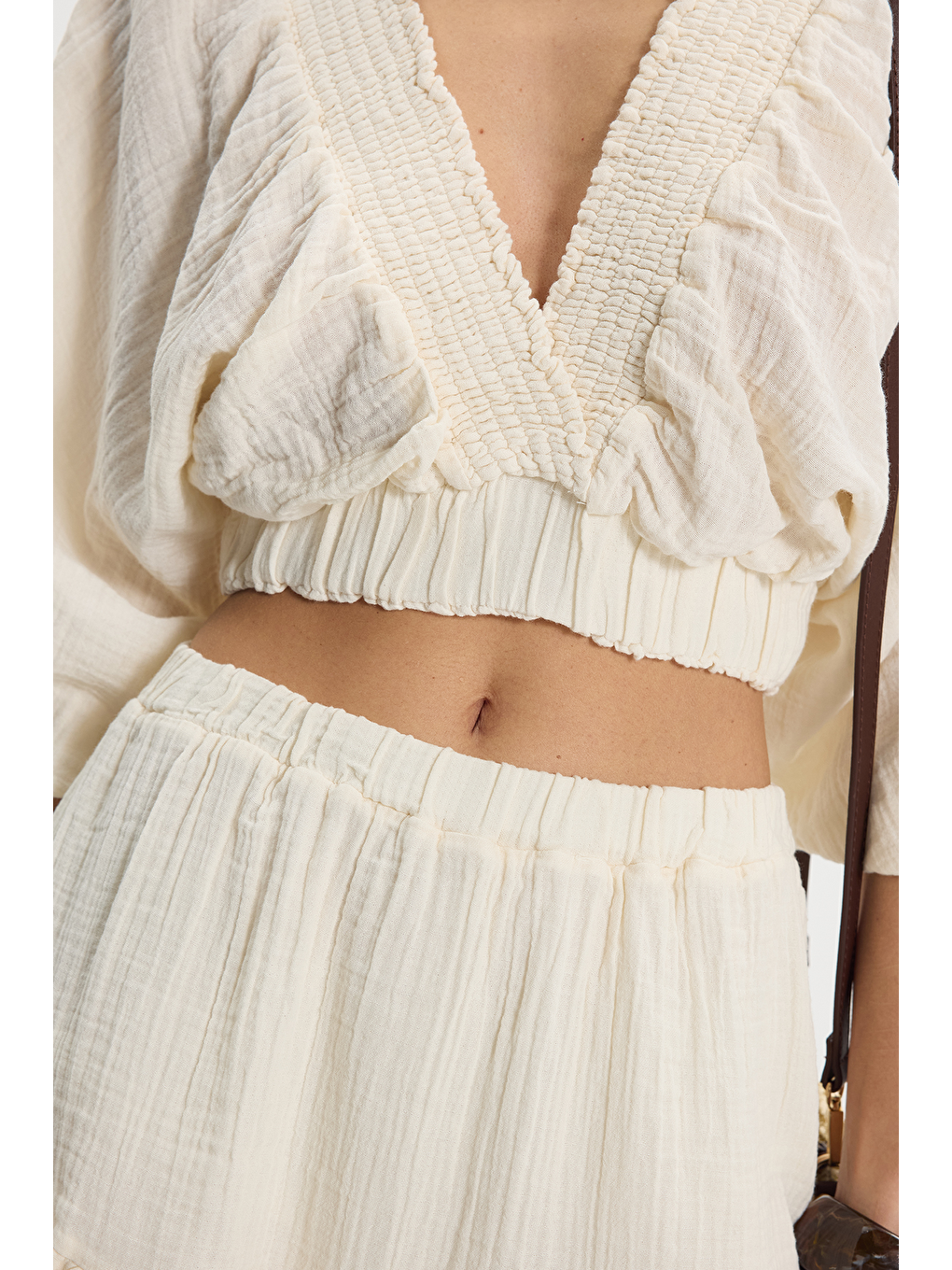 Kadın Oversize Geniş Kesim %100 Pamuk Kruvaze Yaka Crop Fırfırlı Ekru Şort Etek Takım-4