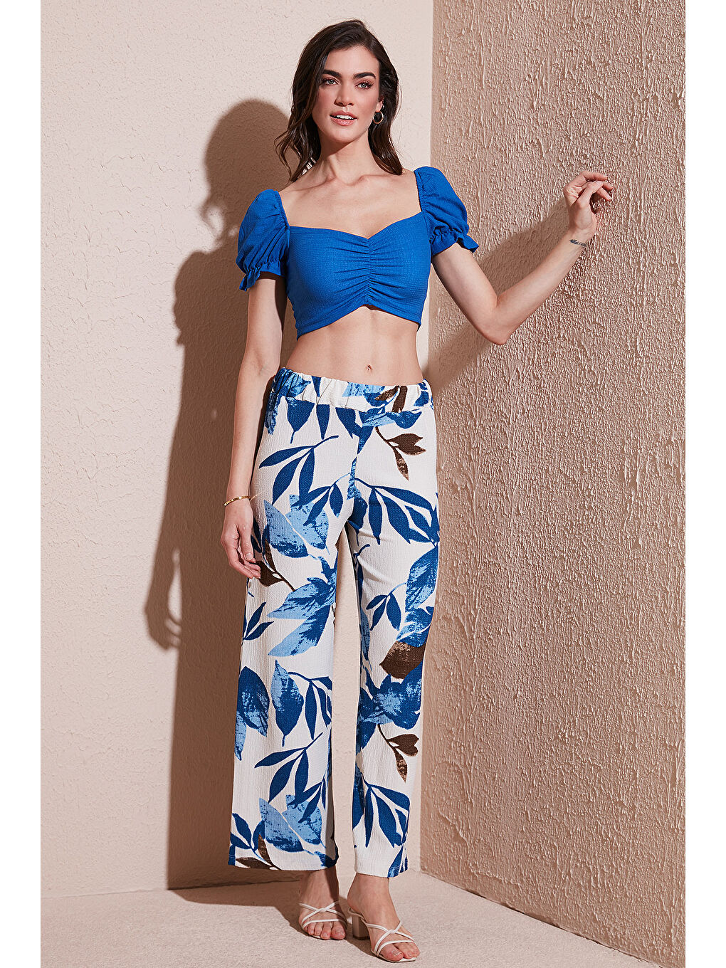 Mavi Desenli Beli Lastikli Bol Paça Pantolon 5869018-2