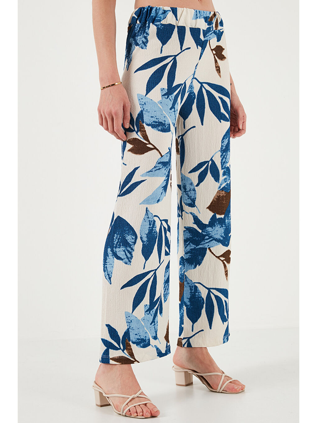 Mavi Desenli Beli Lastikli Bol Paça Pantolon 5869018-4