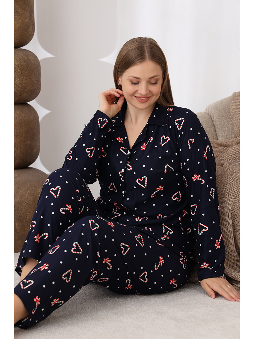 Lacivert Boydan Düğmeli Yılbaşı Temalı Süet Kumaş Büyük Beden Kadın Pijama Takımı 515-3