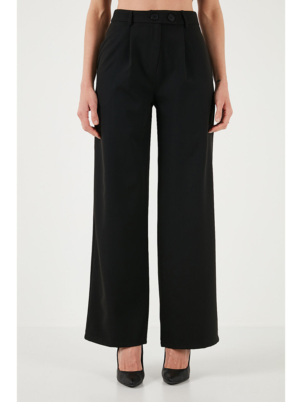 Siyah Standart Fit Yüksek Bel Bol Paça Pantolon 6522280-1