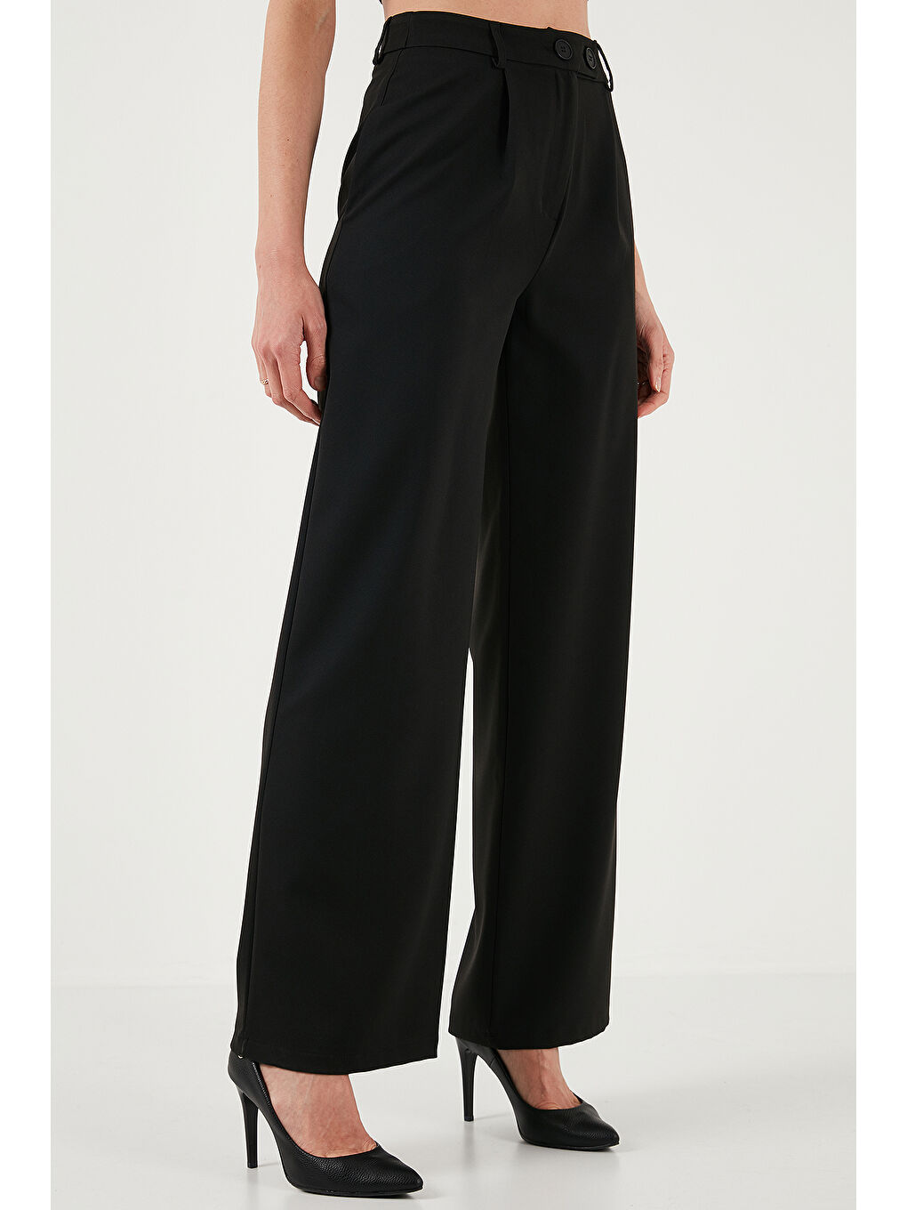 Siyah Standart Fit Yüksek Bel Bol Paça Pantolon 6522280-3