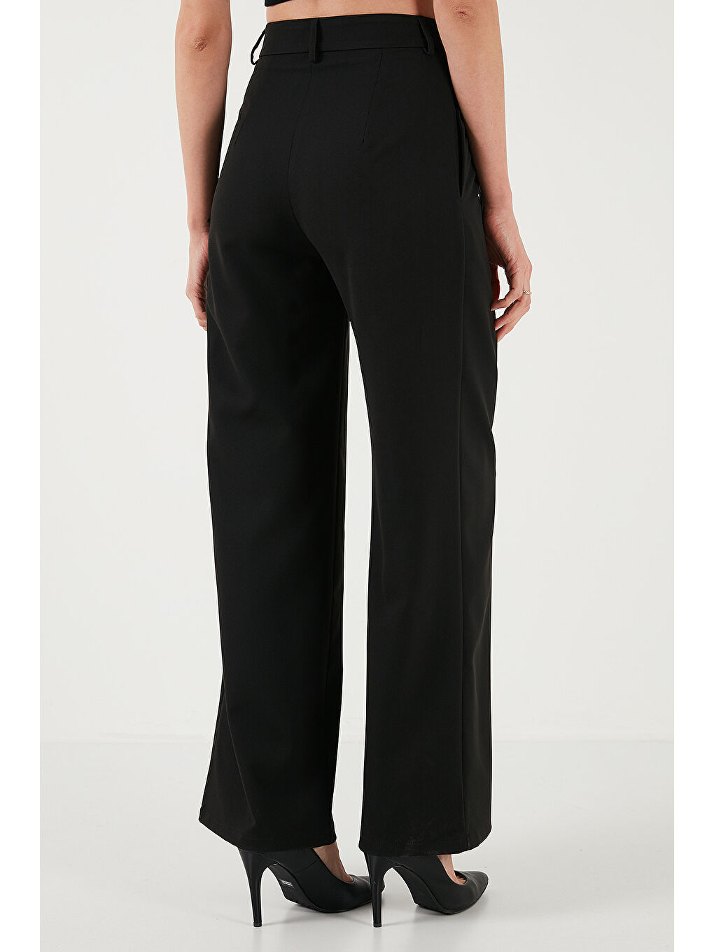 Siyah Standart Fit Yüksek Bel Bol Paça Pantolon 6522280-6