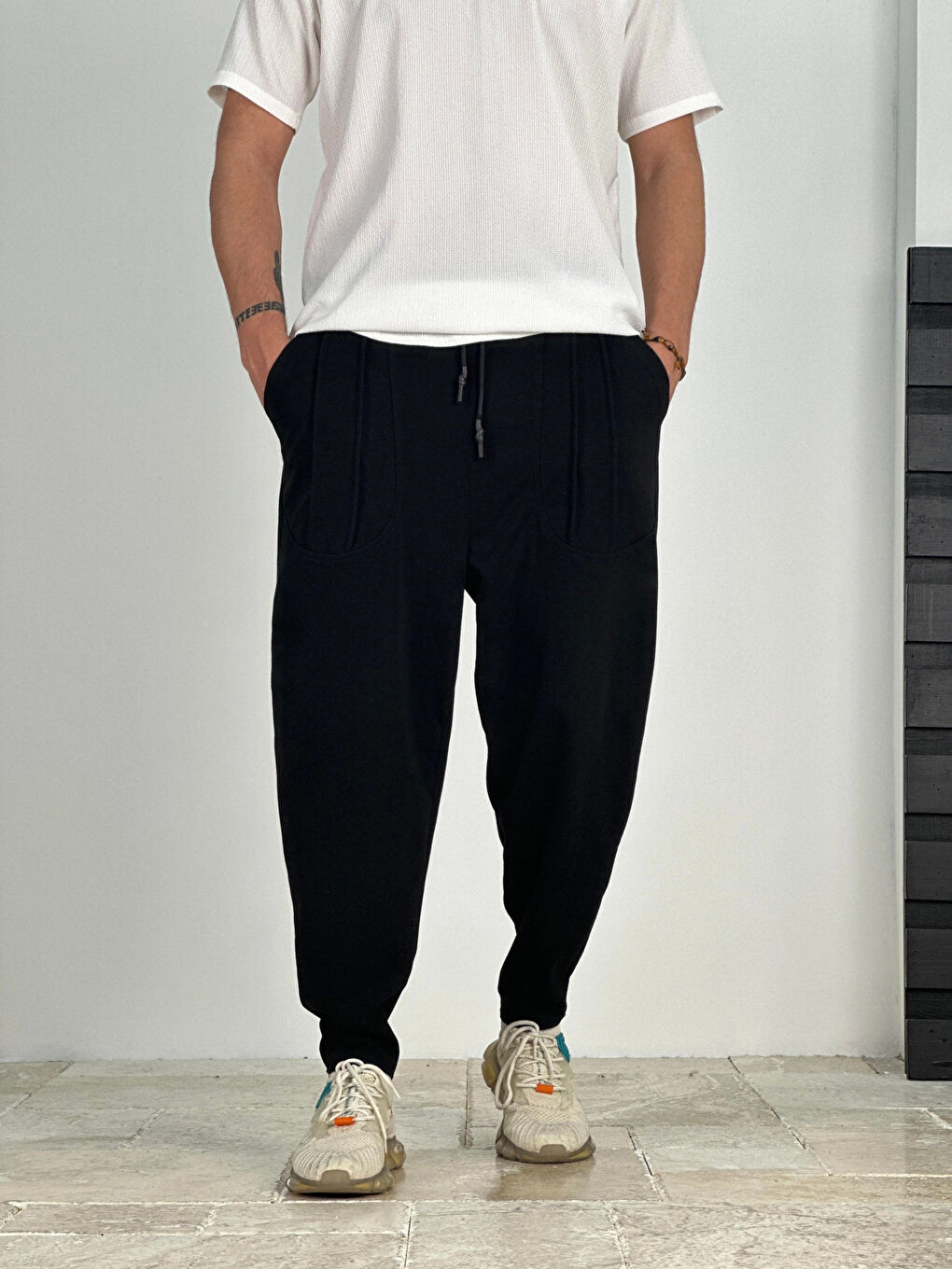 Erkek Siyah Beli İp Bağlamalı Bol Kesim Cepli Pantolon %100 Pamuk Eşofman Altı HZL24S-MXC9019-25