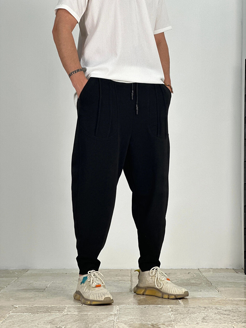 Erkek Siyah Beli İp Bağlamalı Bol Kesim Cepli Pantolon %100 Pamuk Eşofman Altı HZL24S-MXC9019-25-1