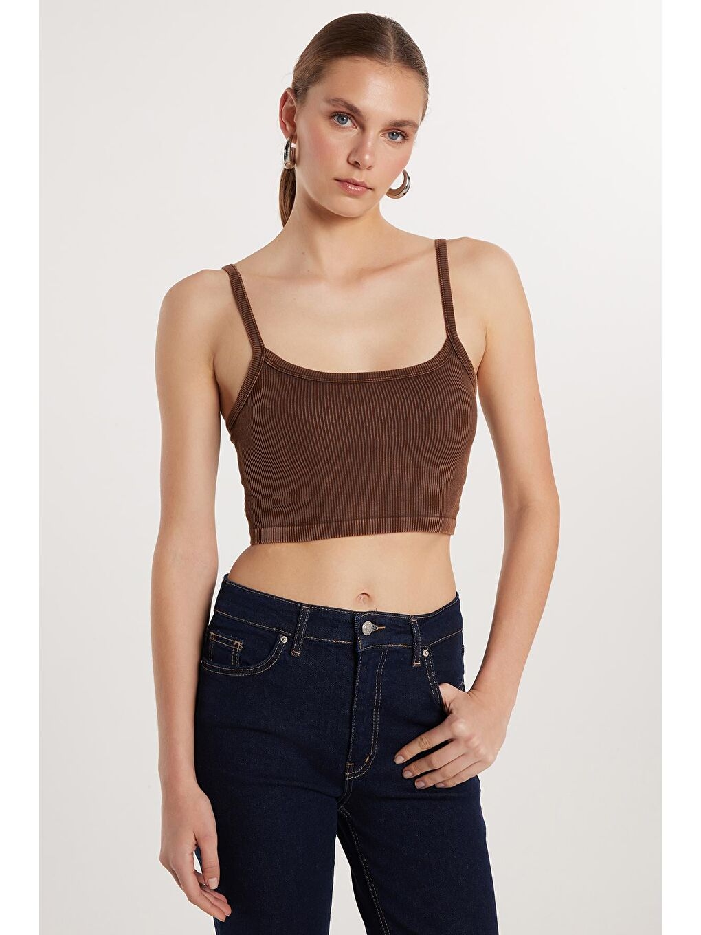 Kadın Slim Fit Kare Yaka Düz Basic Kahverengi Crop Atlet