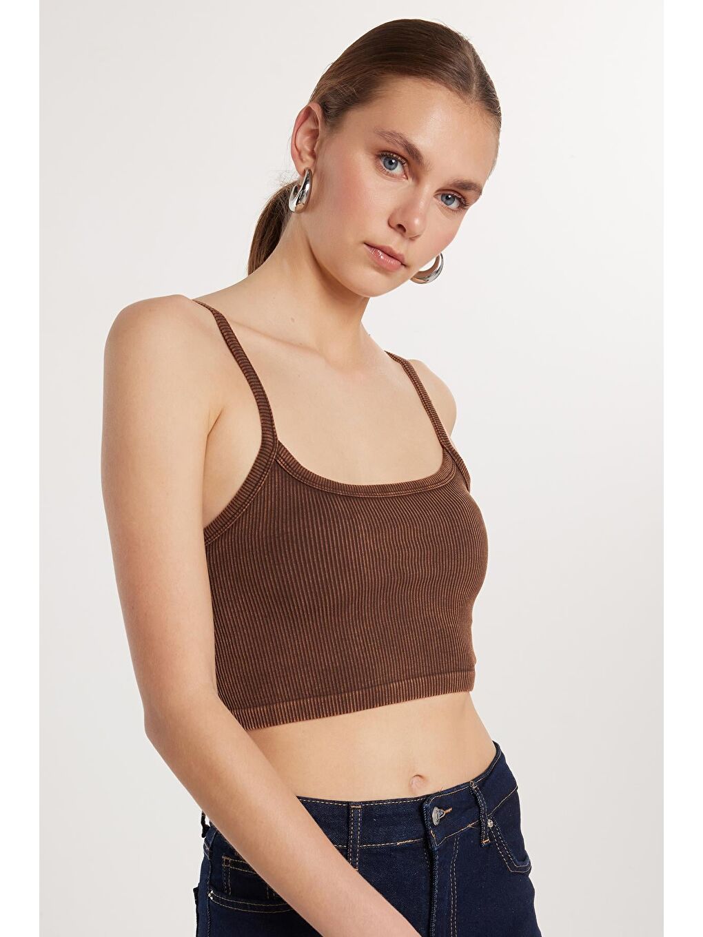 Kadın Slim Fit Kare Yaka Düz Basic Kahverengi Crop Atlet-2