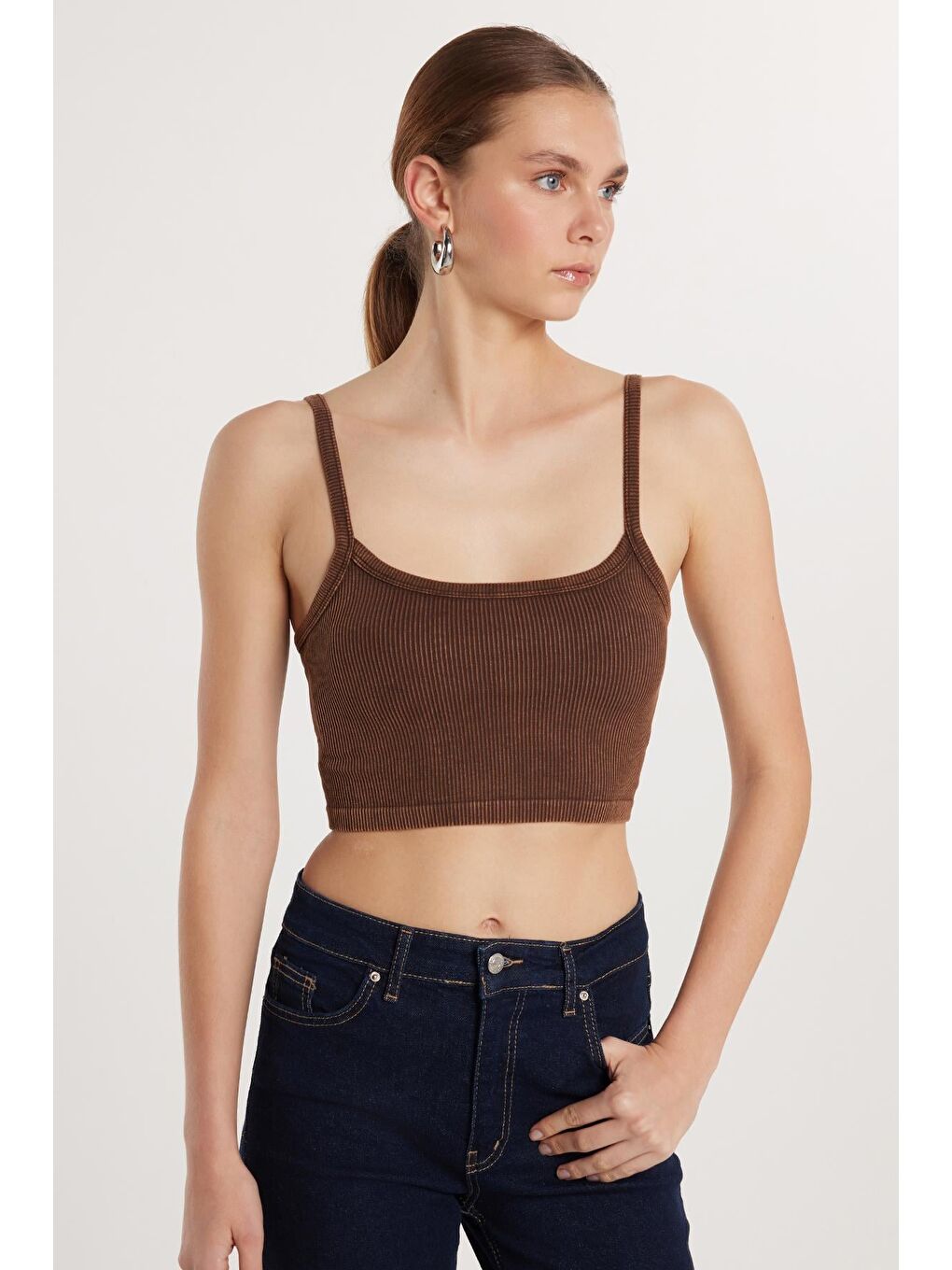 Kadın Slim Fit Kare Yaka Düz Basic Kahverengi Crop Atlet-3