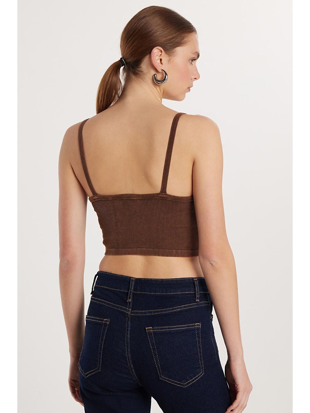 Kadın Slim Fit Kare Yaka Düz Basic Kahverengi Crop Atlet-4