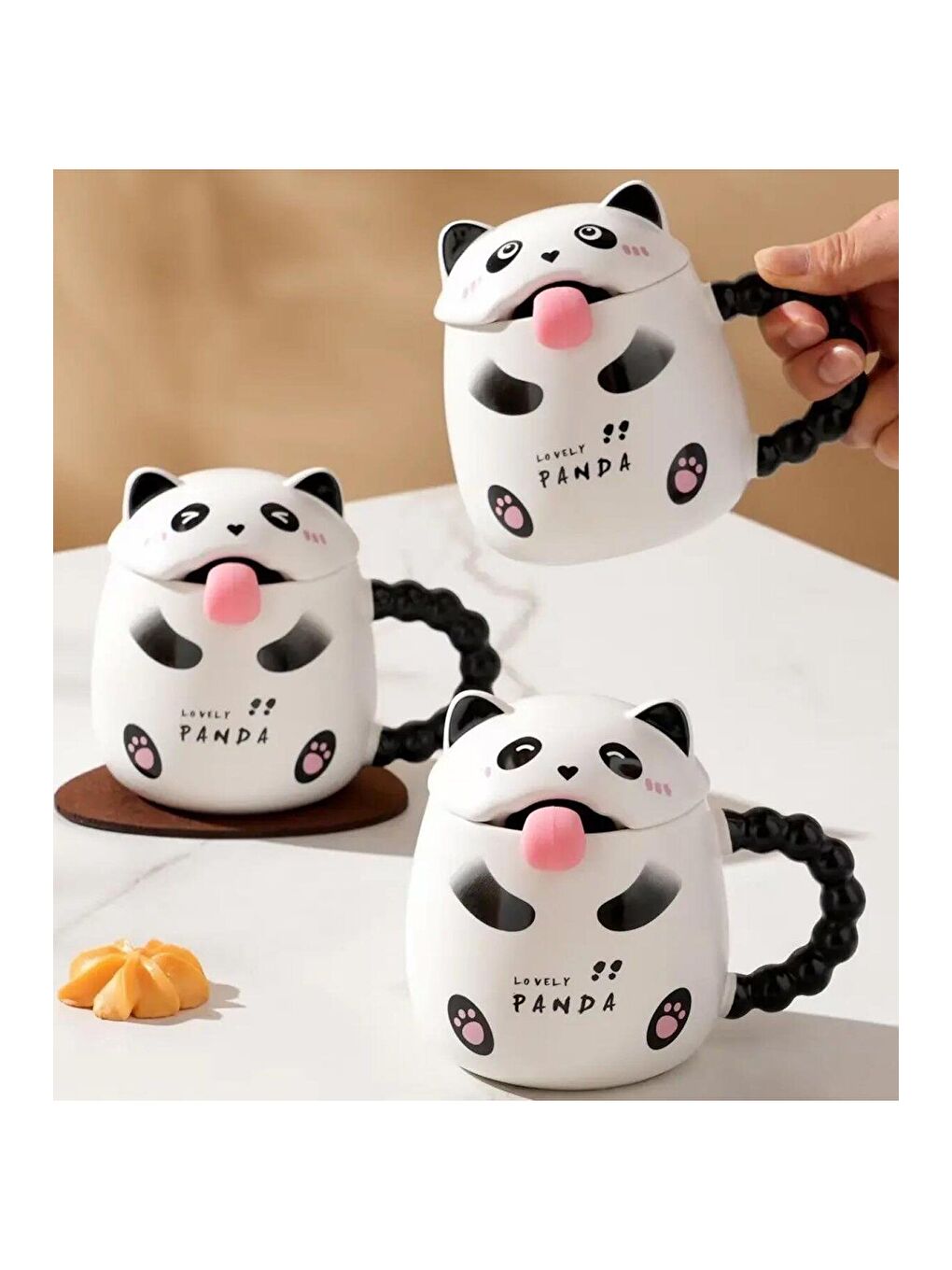 BAM HEDİYELİK EŞYA Karişik Panda Temalı Kapaklı Seramik Kupa