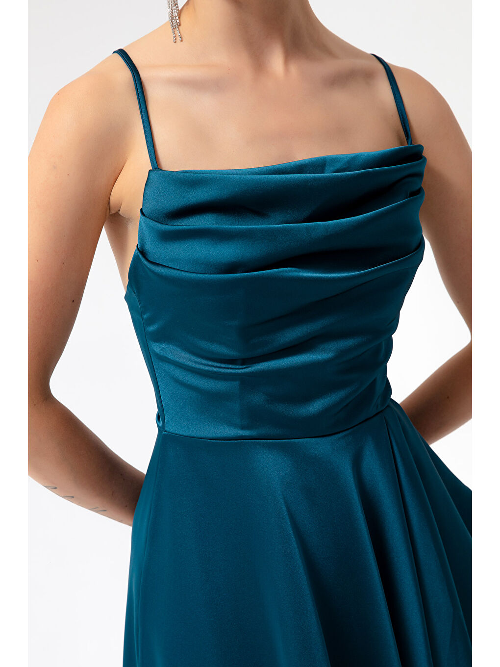 Kadın Petrol Volanlı Yırtmaçlı Saten Midi Boy Abiye & Mezuniyet Elbisesi-3