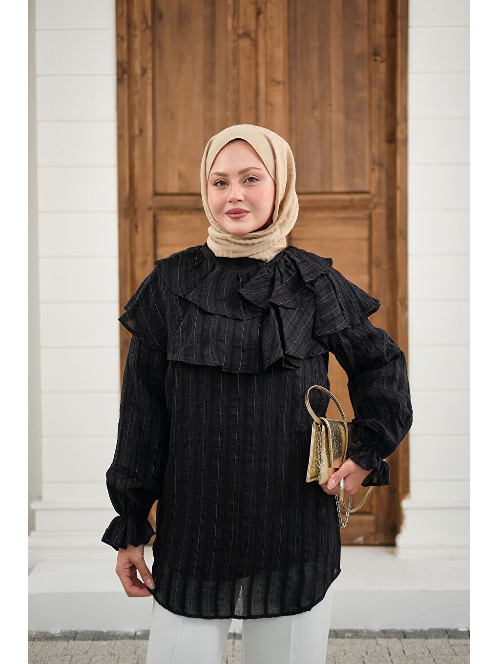 Kadın Kendinden Çizgi Desenli Yaka Büzgülü Tunik Siyah-1