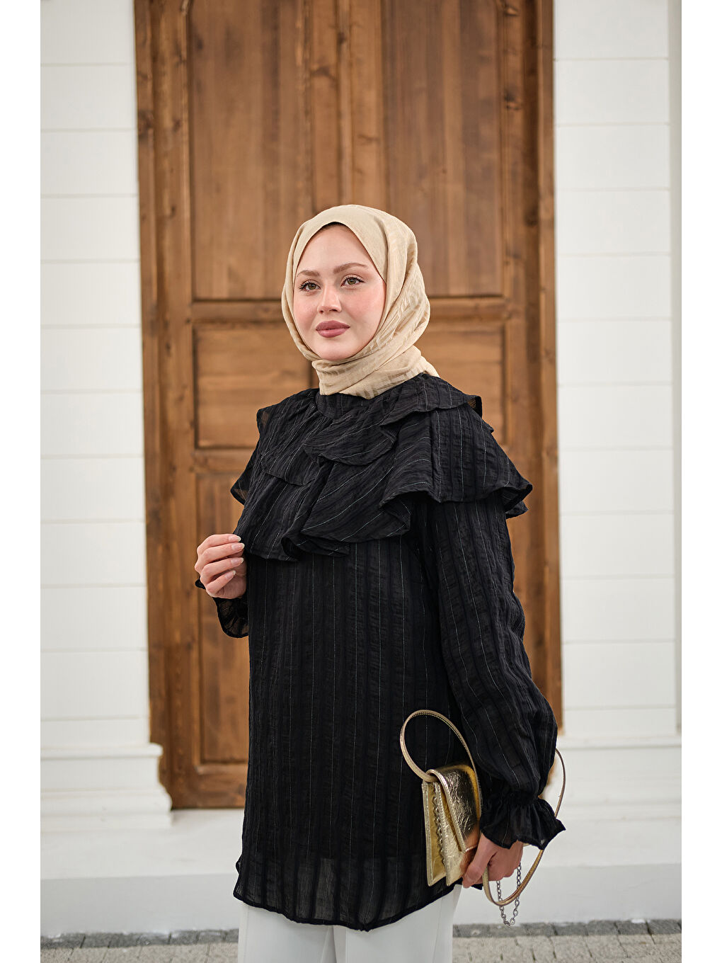 Kadın Kendinden Çizgi Desenli Yaka Büzgülü Tunik Siyah-3