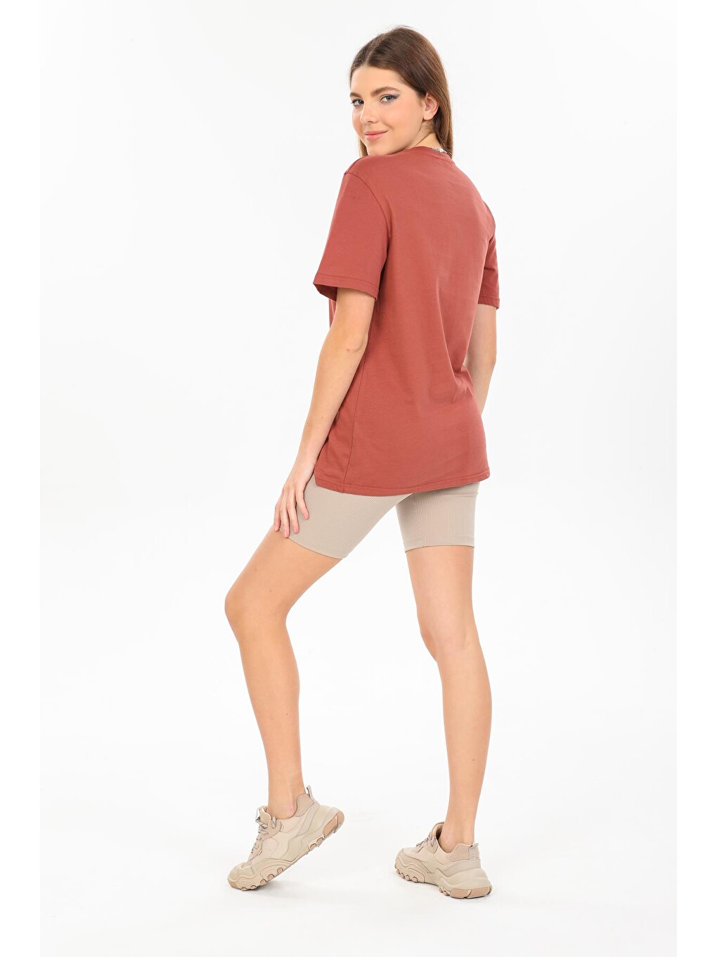 Kahverengi Oversize Fit Pamuklu Kısa Kollu Basic Uniseks Kadın Erkek Tişört-1