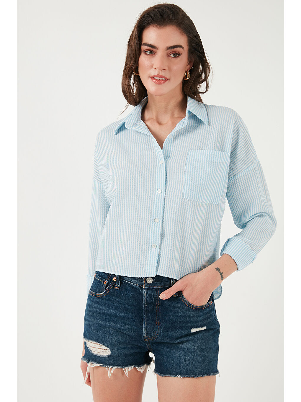 Mavi Regular Fit Çizgili Göğüs Cepli Dokulu Gömlek 6772870-1