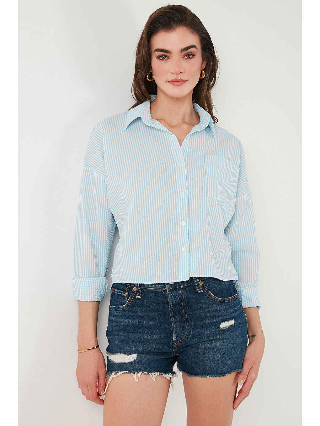 Mavi Regular Fit Çizgili Göğüs Cepli Dokulu Gömlek 6772870-4