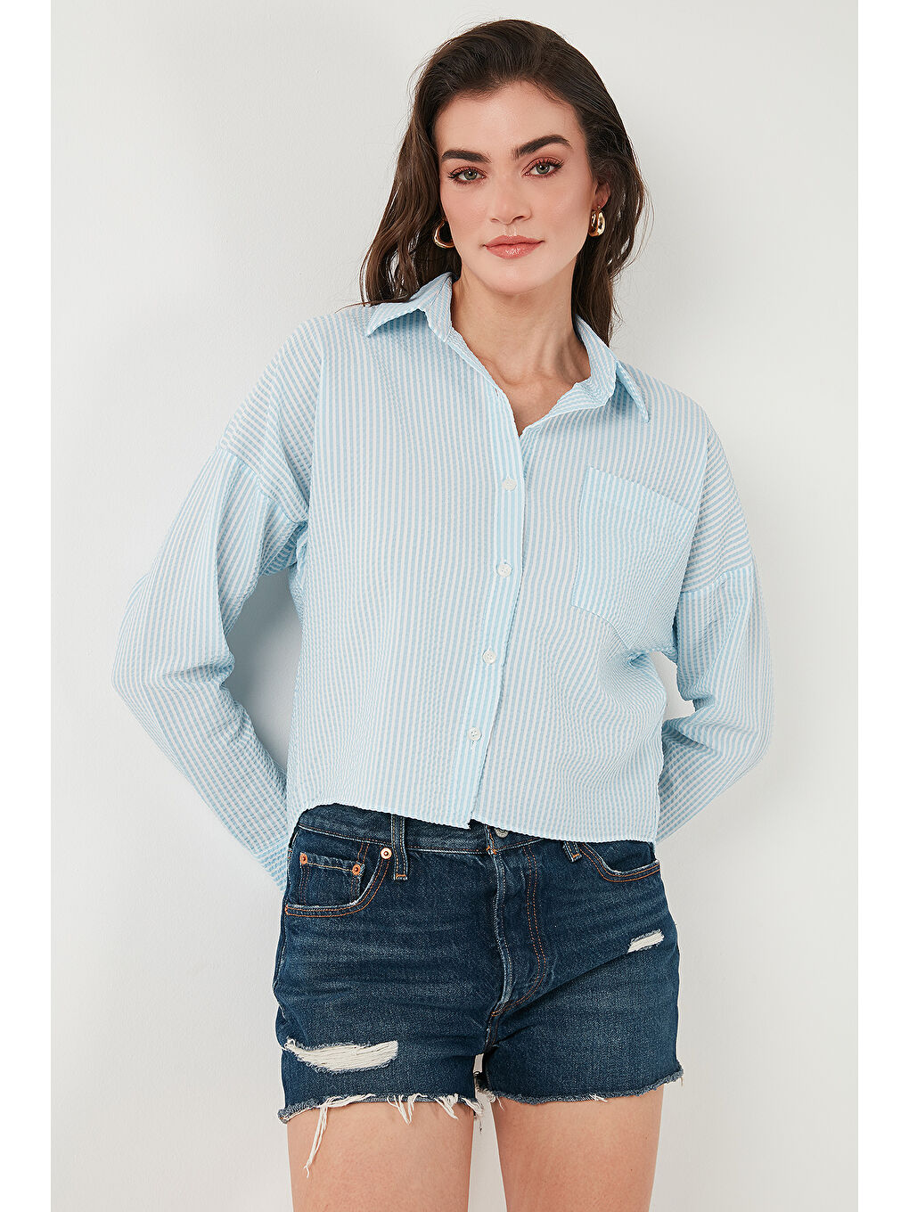 Mavi Regular Fit Çizgili Göğüs Cepli Dokulu Gömlek 6772870-5