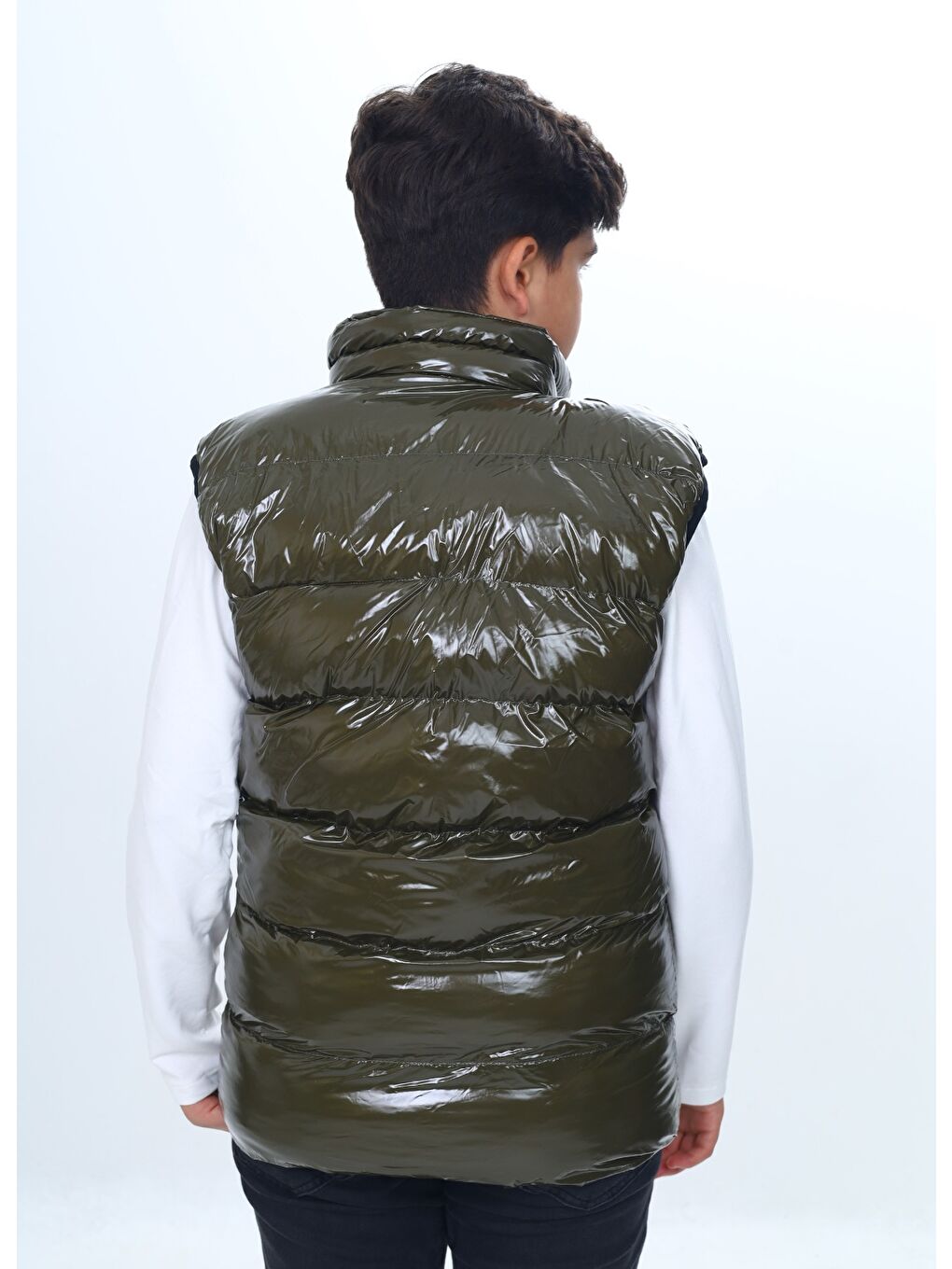 Haki Erkek Çocuk Parlak Görünümlü Göğsü Armalı Yelek-3