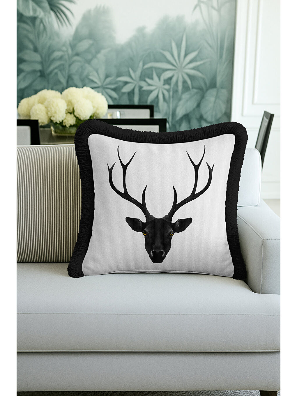 Karışık Siyah Geyik Başı Saçaklı Yastık Kılıfı - Avangart Doğa Modern Siyah Beyaz Püsküllü Kırlent Kılıfı-3