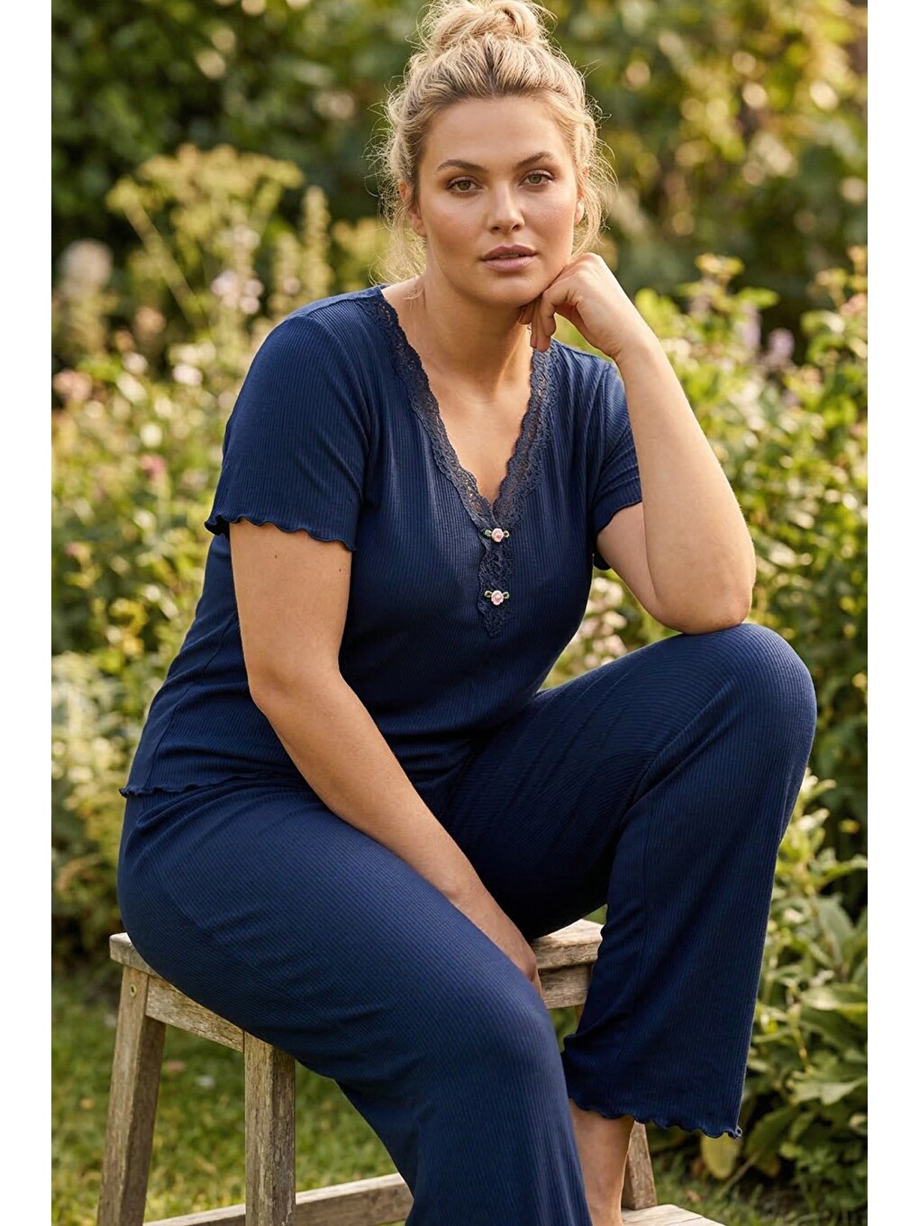 Lacivert Dantel Detaylı Fitilli Büyük Beden Battal Boy Örme Pijama Takım 26120802