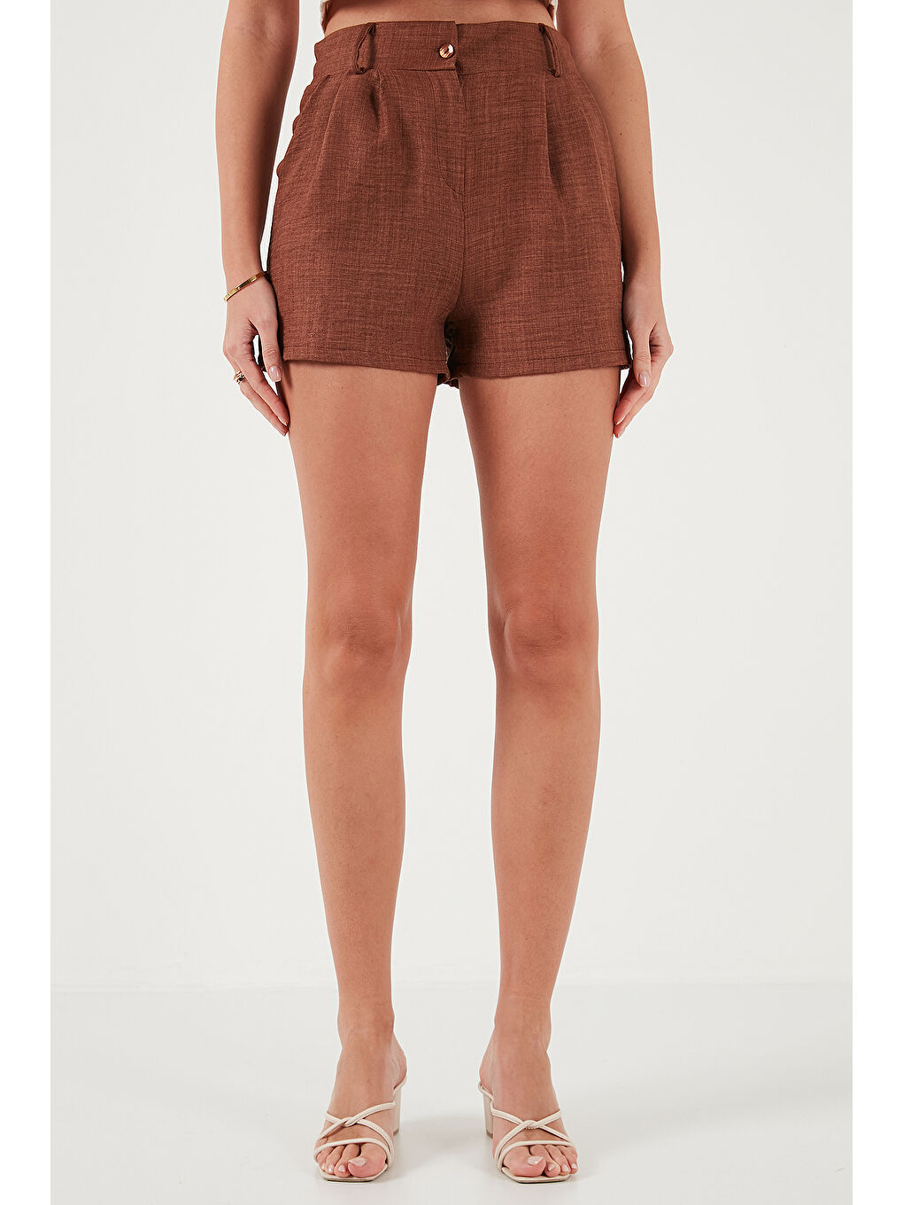 Kahverengi Kırçıllı Regular Fit Cepli Kısa Şort 5866201-3