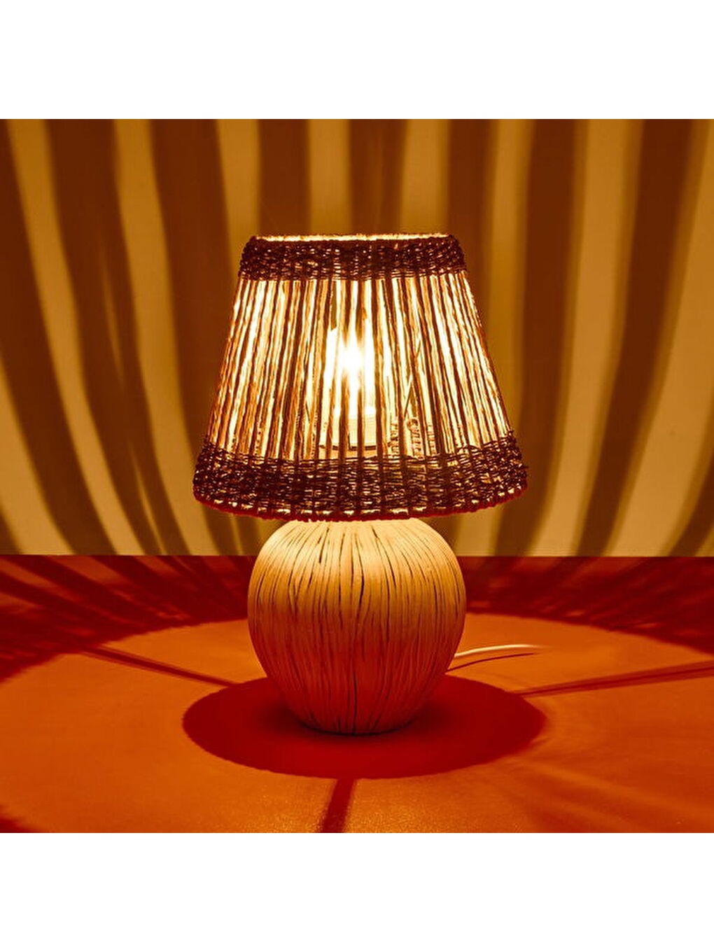 Ekru Dorian Eskitme Seramik Abajur - Krem - 40x40x25 cm-1