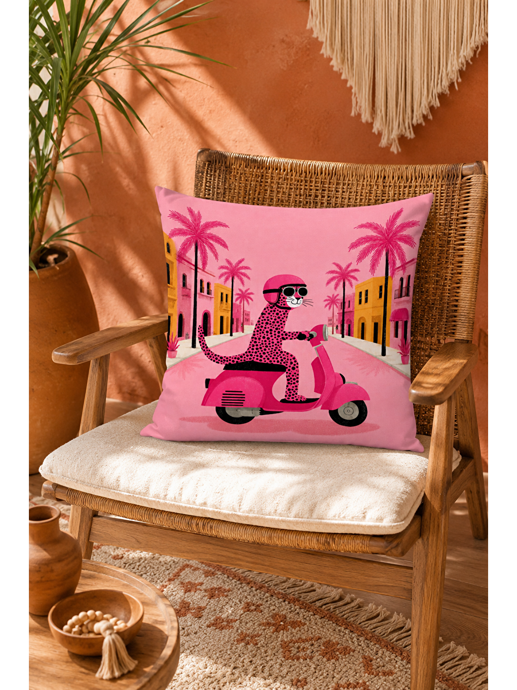 Pembe Scooter Leopar Desenli Dekoratif Kırlent Kılıfı Pop Art Yazlık Dekor 43x43 Cm-4