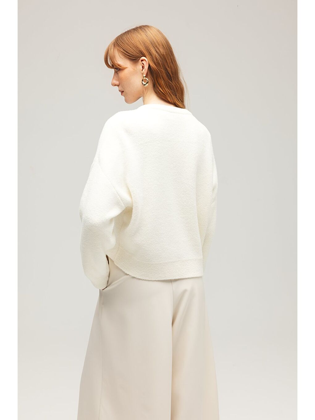 Ekru Kadın Altın Düğmeli Uzun Kollu Bisiklet Yaka Oversize Triko Hırka-4