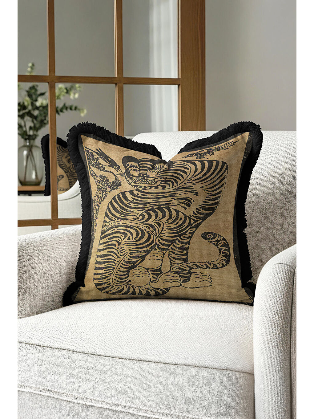 Karışık Egzotik Kaplan Motifli Saçaklı Yastık Kılıfı - Asya Bohem Siyah Altın Renkli Püsküllü Kırlent Kılıfı-2