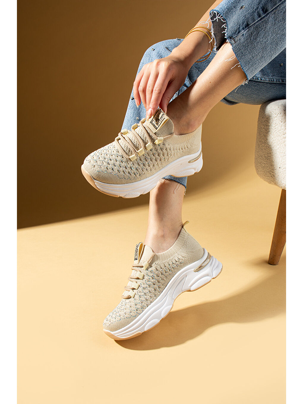 Bej Parlak Taş Detaylı Bağcıklı Triko Rahat Taban Kadın Sneakers 36-872-25-1